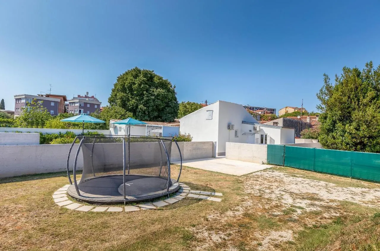 Amia Villa Pula 0*,  Croatia